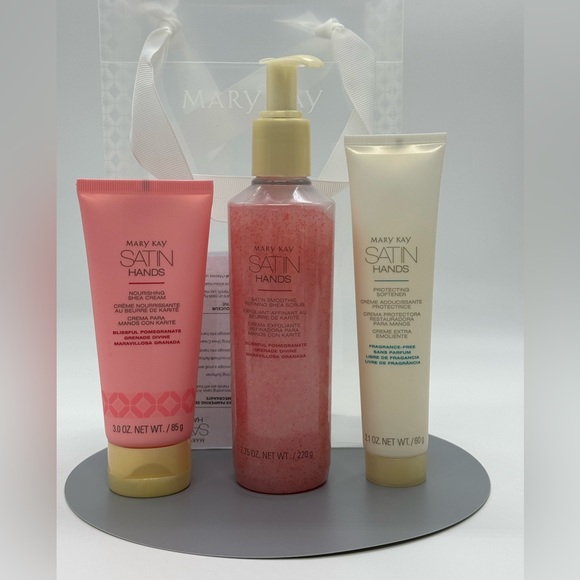 Blissful Pomegranate Satin Hands Pampering Set Only 1 Left - Picture 5 of 7